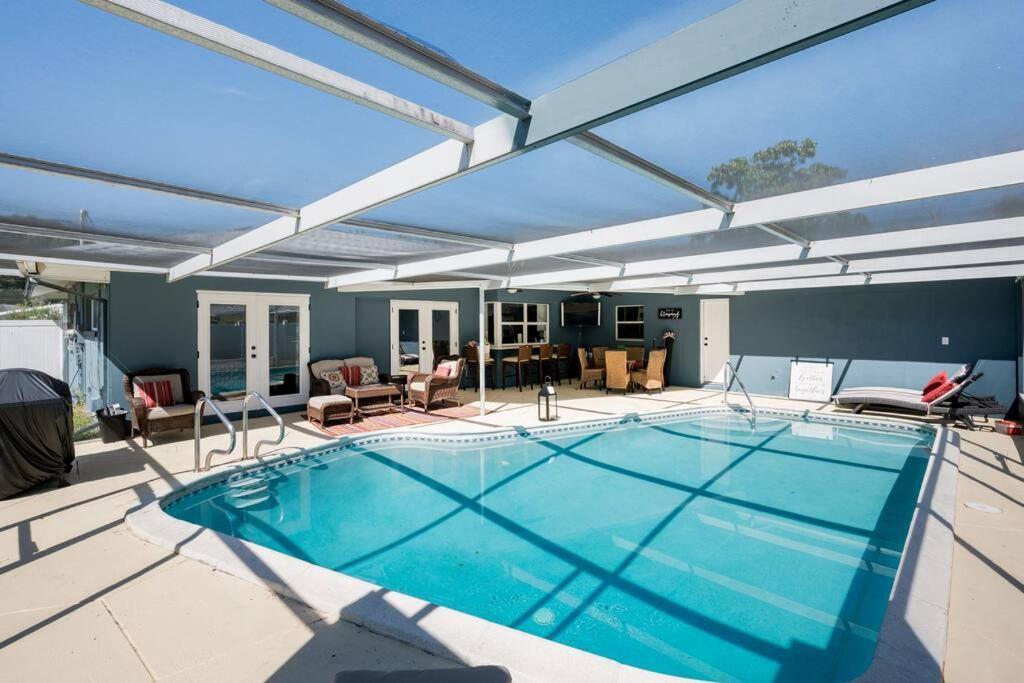 Elegant Heated Pool Home 12 Minutes To The Beaches Of Anna Maria Island And Img Academy ブレーデントン エクステリア 写真